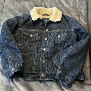 Kids GAP Sherpa lined denim jacket Size M like new